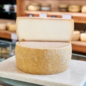 Toggenburger Ziege Cheese Shop